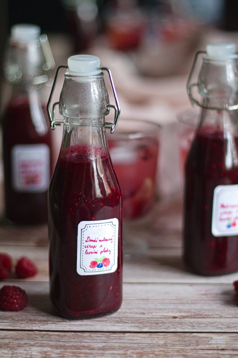 Domácí malinový sirup s lesními plody