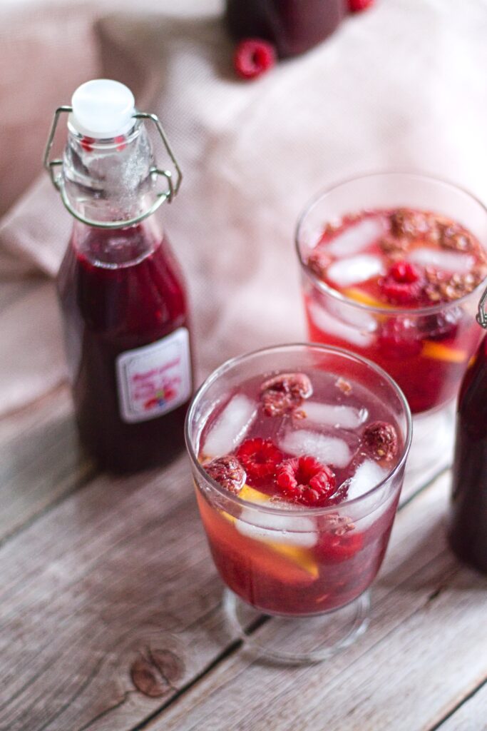 Domácí malinový sirup s lesními plody