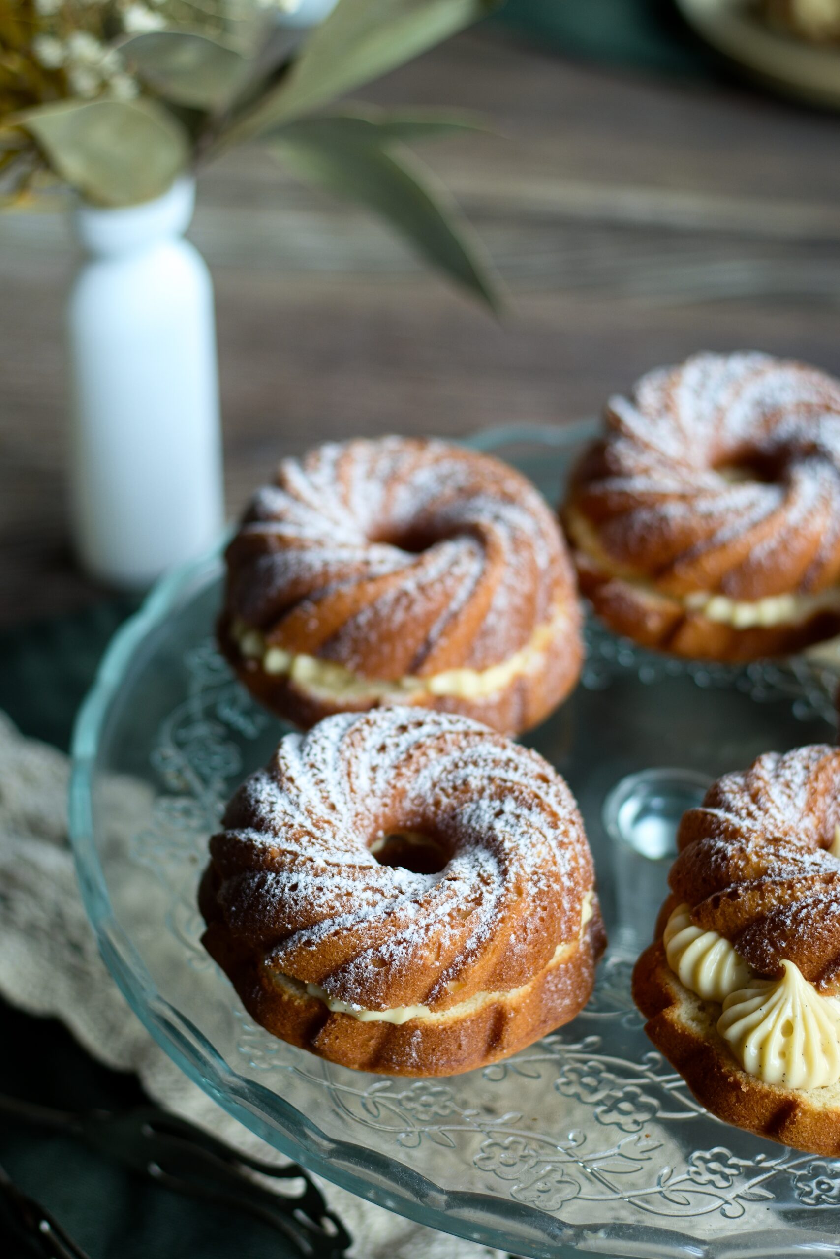 Mandlové bábovky s vanilkovým žloutkovým krémem