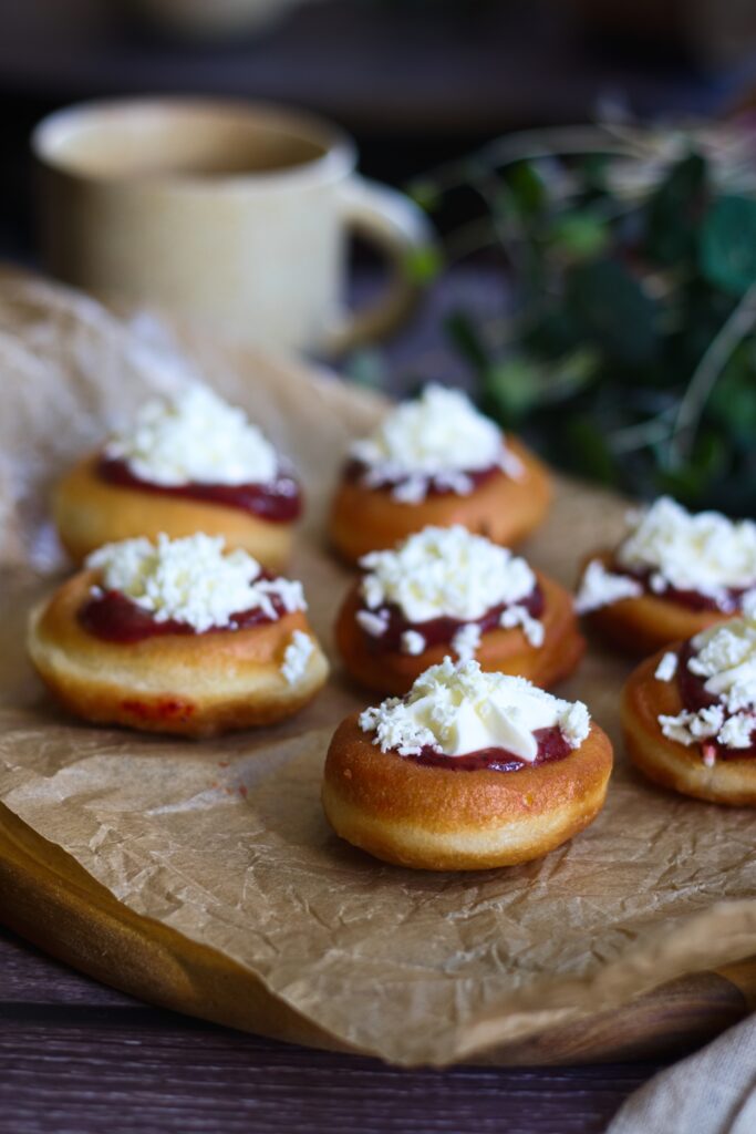 Vdolečky s povidly a tvarohem