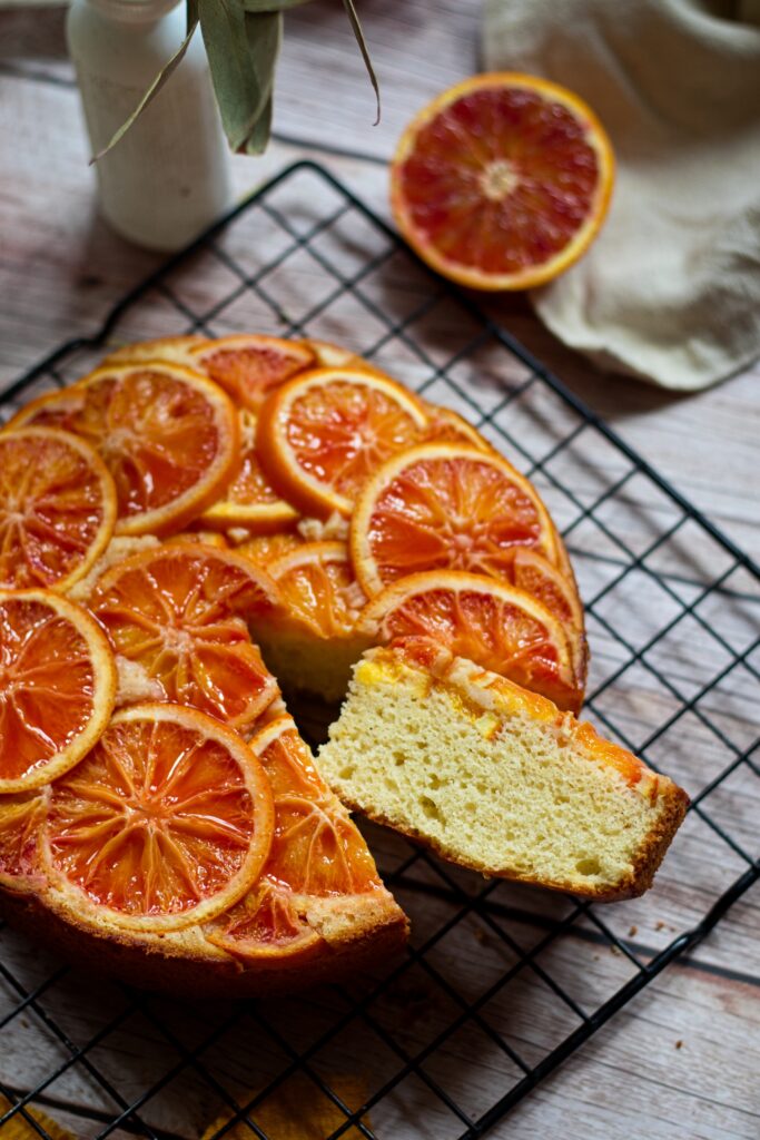 Obrácený koláč s krvavými pomeranči a olivovým olejem, Blood orange upside-down cake with olive oil