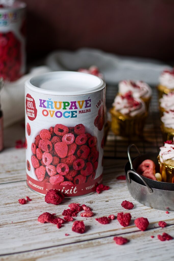Mandlové cupcaky s malinovým krémem s ricottou, Mixit lyofilizované maliny