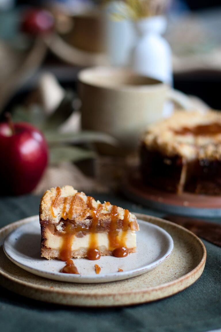 Tvarohový koláč s jablky ze zbylé drobenky