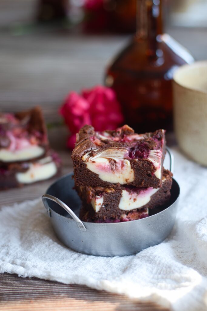 Brownies s tvarohem a višněmi