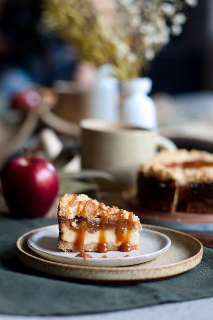 Tvarohový koláč s jablky ze zbylé drobenky